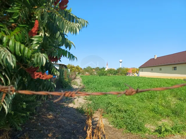 Eladó telek Bőny 1908 nm