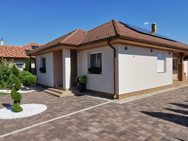 Eladó ház Nyúl 119 nm