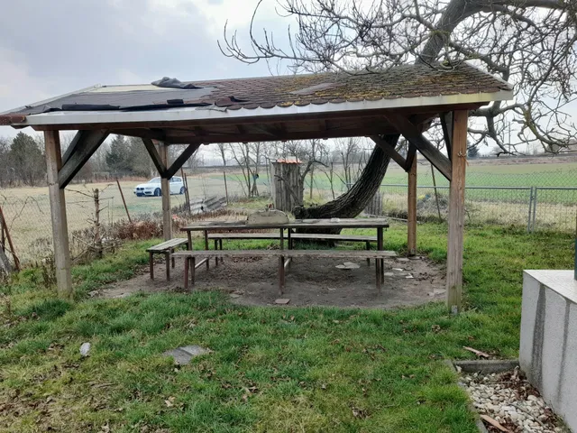 Eladó üdülő és hétvégi ház Győr, Aradi Vértanúk útja 18 743 nm