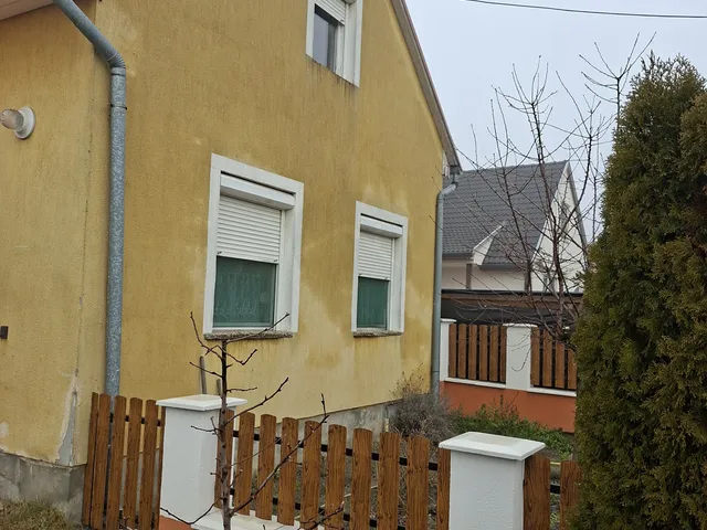 Eladó ház Gönyű 180 nm
