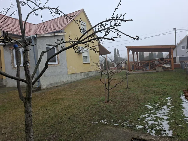 Eladó ház Gönyű 180 nm