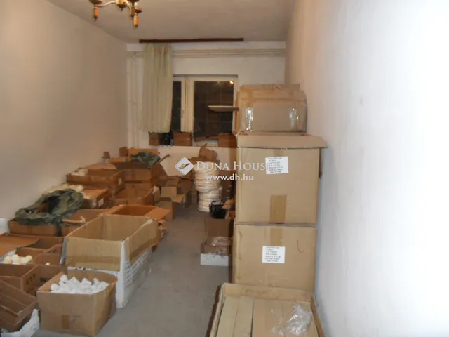 Eladó kereskedelmi és ipari ingatlan Szigetmonostor 635 nm