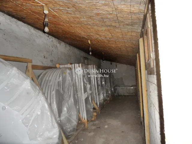 Eladó kereskedelmi és ipari ingatlan Szigetmonostor 635 nm