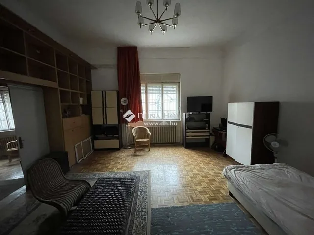 Eladó ház Szeged, Alsóváros 213 nm