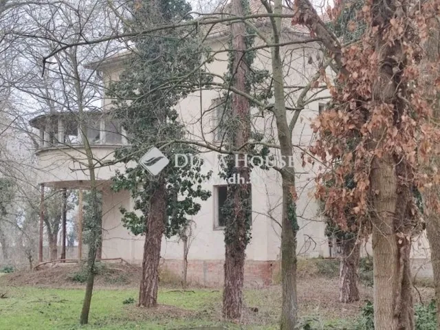 Eladó ház Hódmezővásárhely 179 nm