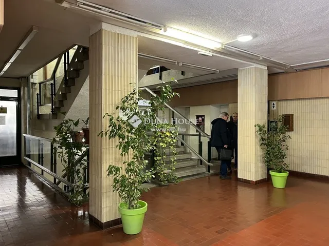 Eladó kereskedelmi és ipari ingatlan Szeged 15 nm