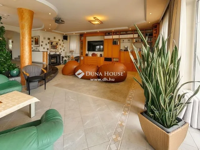 Eladó ház Budapest II. kerület 550 nm