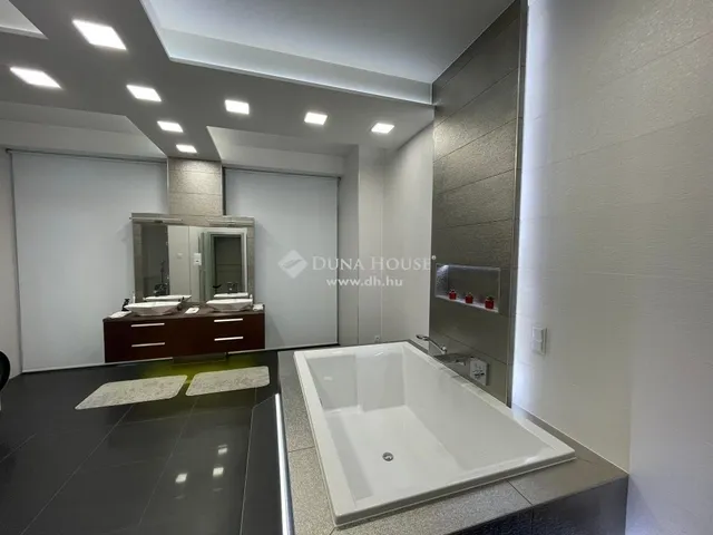 Eladó lakás Szeged 302 nm