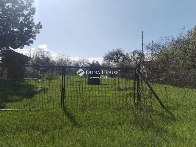 Eladó telek Hódmezővásárhely 1005 nm