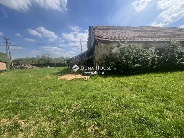 Eladó telek Deszk 1499 nm