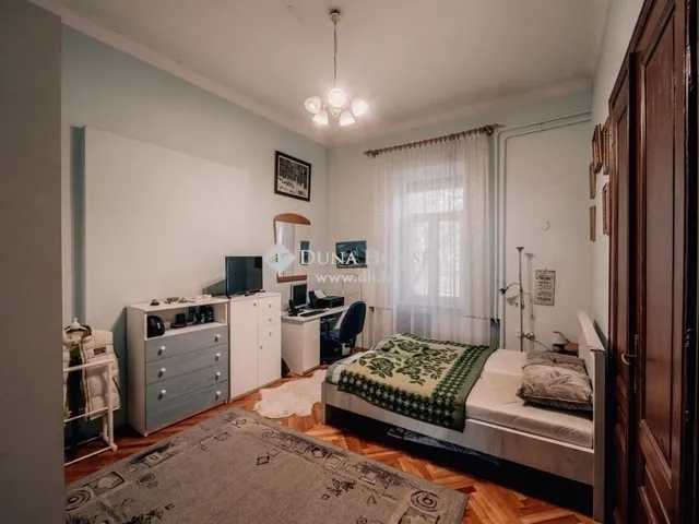 Eladó ház Szeged 304 nm