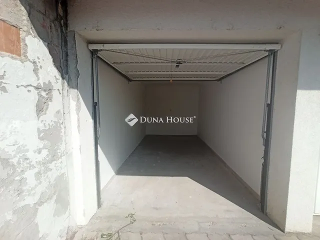 Eladó garázs Szeged 12 nm