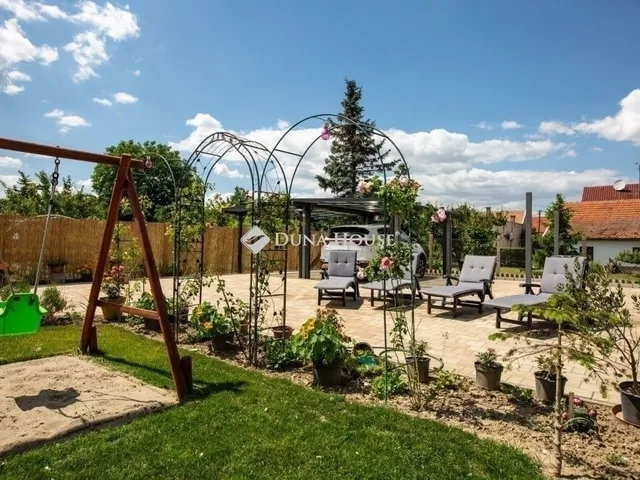 Eladó ház Szeged, Petőfitelep 341 nm