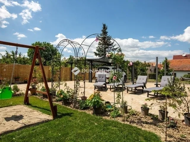 Eladó ház Szeged, Petőfitelep 341 nm