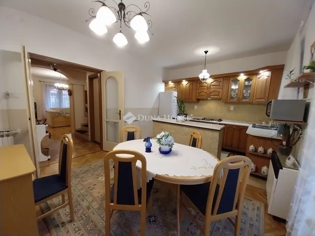 Eladó ház Szeged, Baktó 200 nm