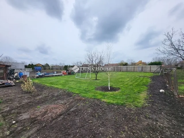 Eladó telek Szeged 685 nm