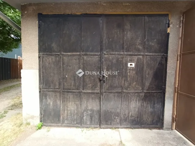 Eladó garázs Szeged 19 nm