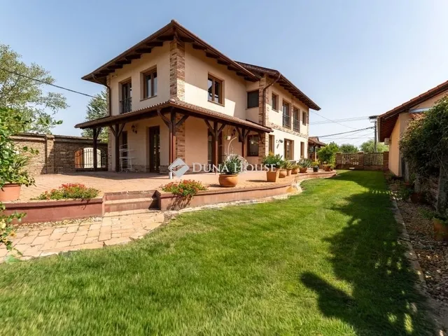 Eladó ház Szeged, Tápé 200 nm