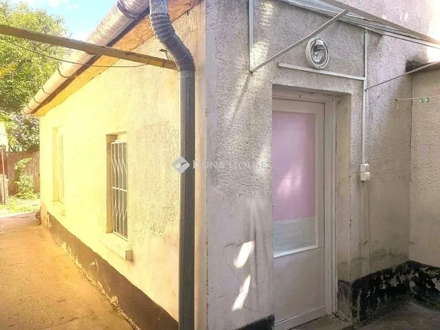 Eladó ház Szeged 42 nm