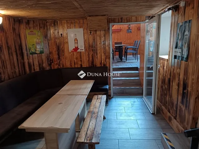 Kiadó kereskedelmi és ipari ingatlan Szeged 78 nm