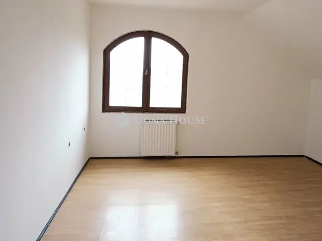 Eladó ház Sándorfalva 193 nm