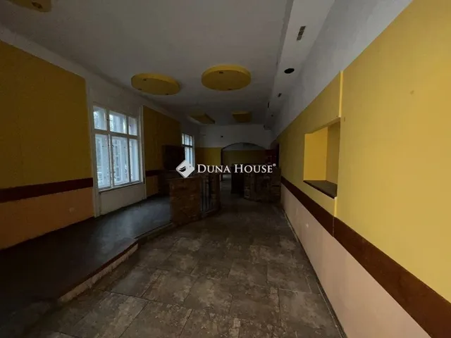 Eladó kereskedelmi és ipari ingatlan Hódmezővásárhely 330 nm