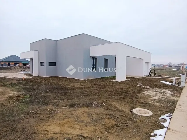 Eladó ház Deszk 172 nm