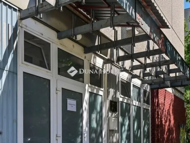 Eladó kereskedelmi és ipari ingatlan Szeged 71 nm