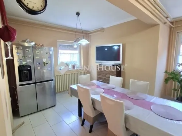 Eladó ház Algyő 140 nm