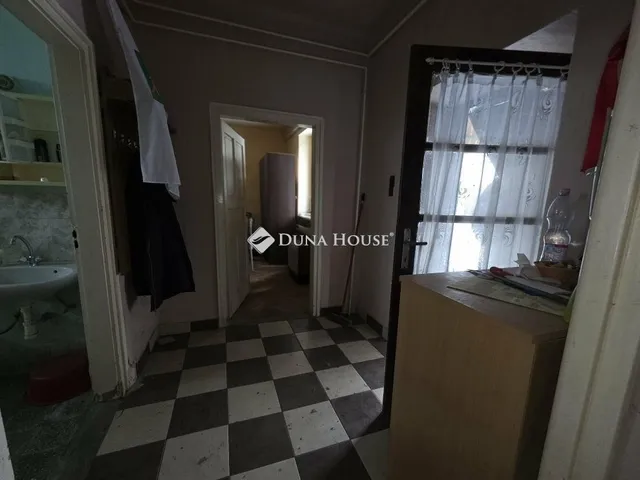 Eladó ház Pusztaszer 255 nm