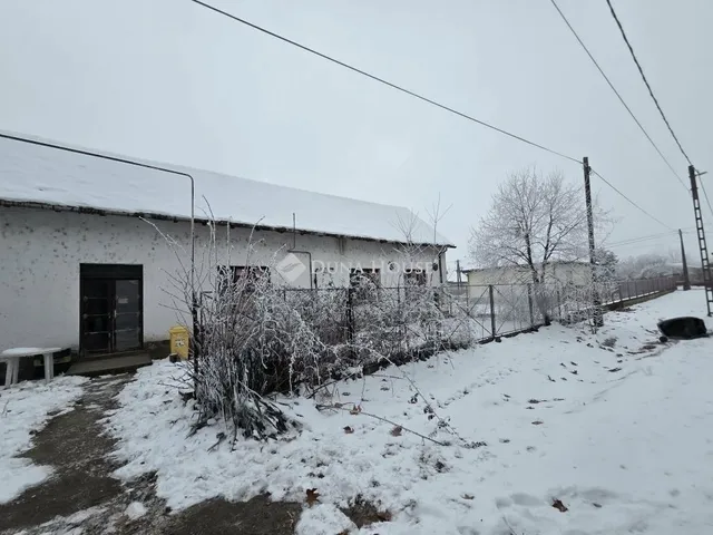 Eladó ház Pusztaszer 255 nm
