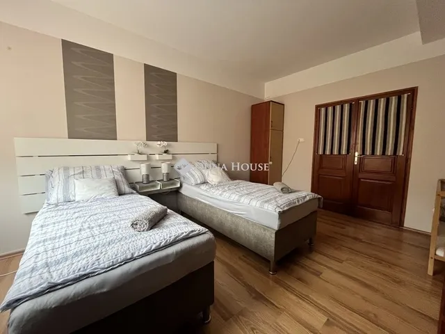 Eladó lakás Szeged, Alsóváros 136 nm