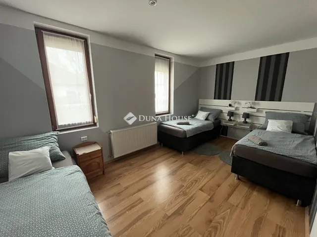 Eladó lakás Szeged 136 nm