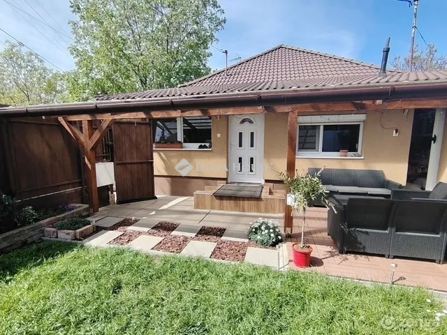 Eladó ház Szeged, Petőfitelep 75 nm