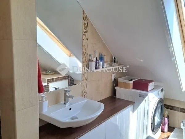 Eladó lakás Szeged, Petőfitelep 84 nm