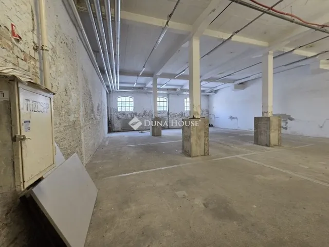 Eladó kereskedelmi és ipari ingatlan Szeged, Újszeged 6929 nm