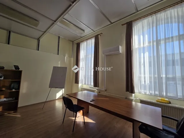 Eladó kereskedelmi és ipari ingatlan Szeged, Újszeged 6929 nm