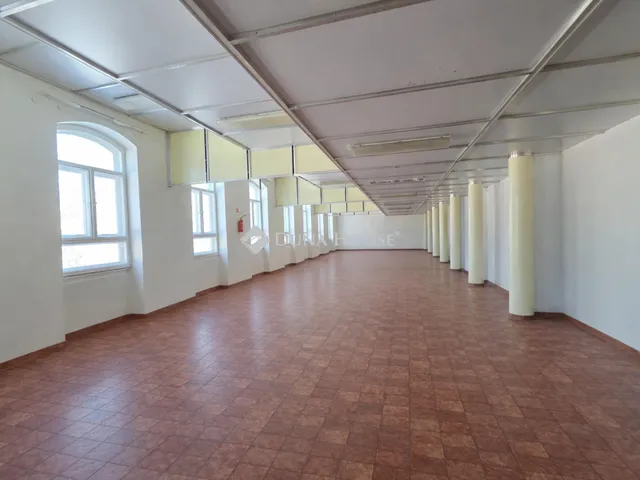 Eladó kereskedelmi és ipari ingatlan Szeged, Újszeged 6929 nm