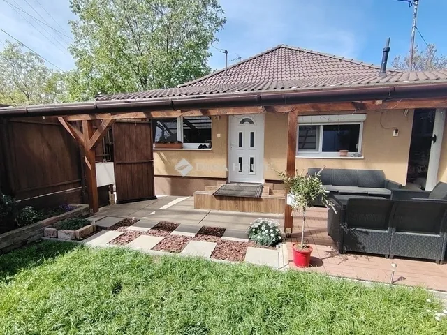 Eladó ház Szeged, Petőfitelep 75 nm