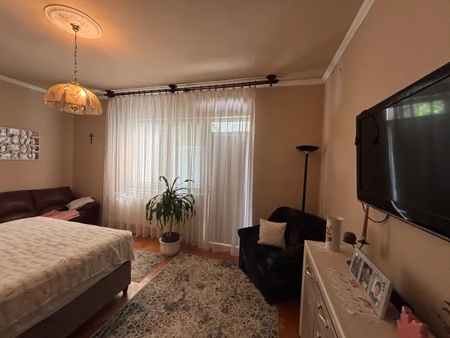 Eladó ház Nyíregyháza, Oros 240 nm