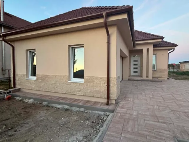 Eladó ház Nyíregyháza, Oros 163 nm
