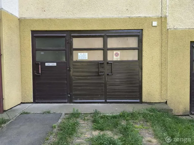 Eladó garázs Debrecen, Tócóvölgy 13 nm