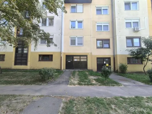Eladó garázs Debrecen, Tócóvölgy 13 nm