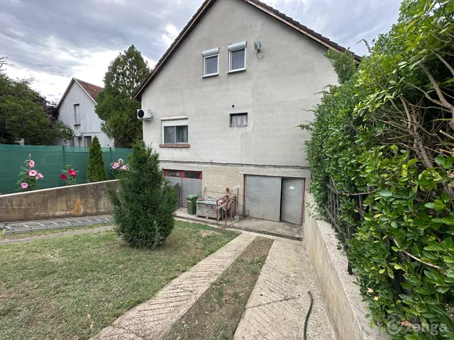 Eladó ház Lajosmizse 200 nm