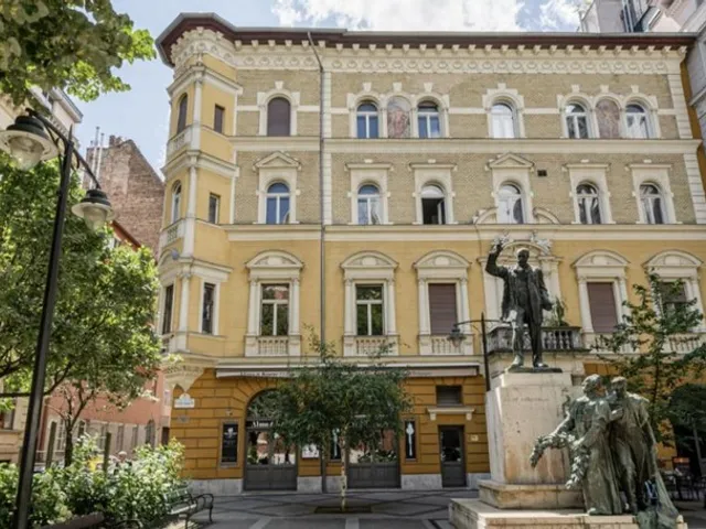 Kiadó lakás Budapest VIII. kerület, Palotanegyed 165 nm