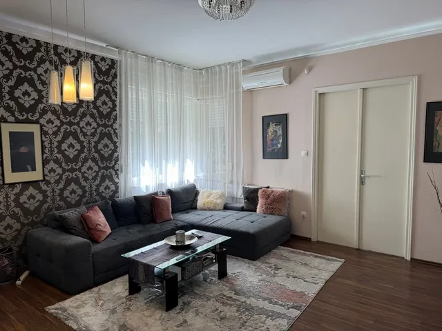 Eladó lakás Budapest I. kerület 90 nm