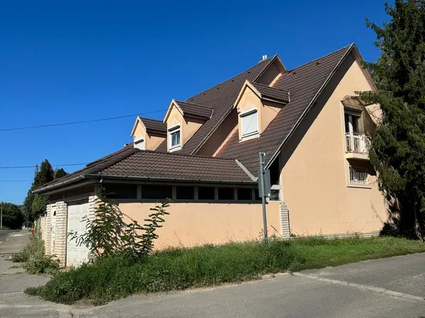Eladó ház Vác 295 nm