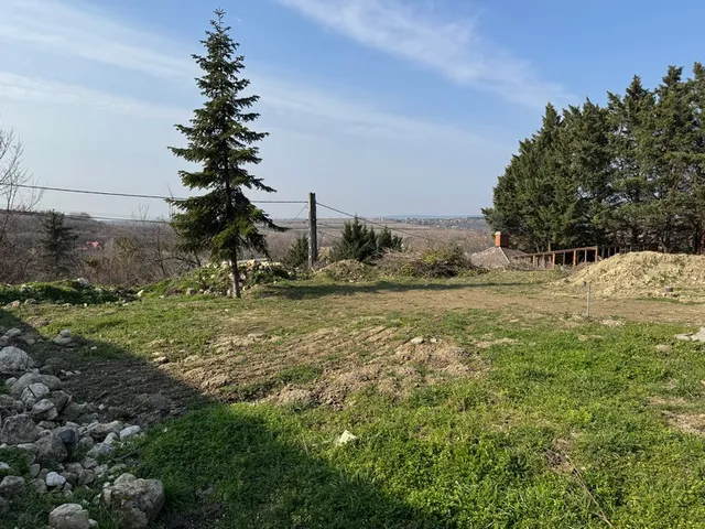 Eladó telek Telki 644 nm