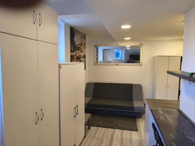 Kiadó kereskedelmi és ipari ingatlan Budapest XVI. kerület, Rákosszentmihály 20 nm