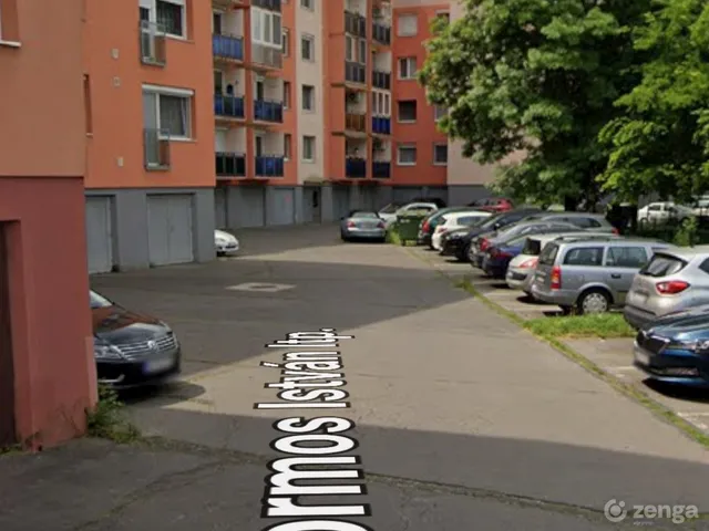 Eladó garázs Mosonmagyaróvár, Városközpont 18 nm